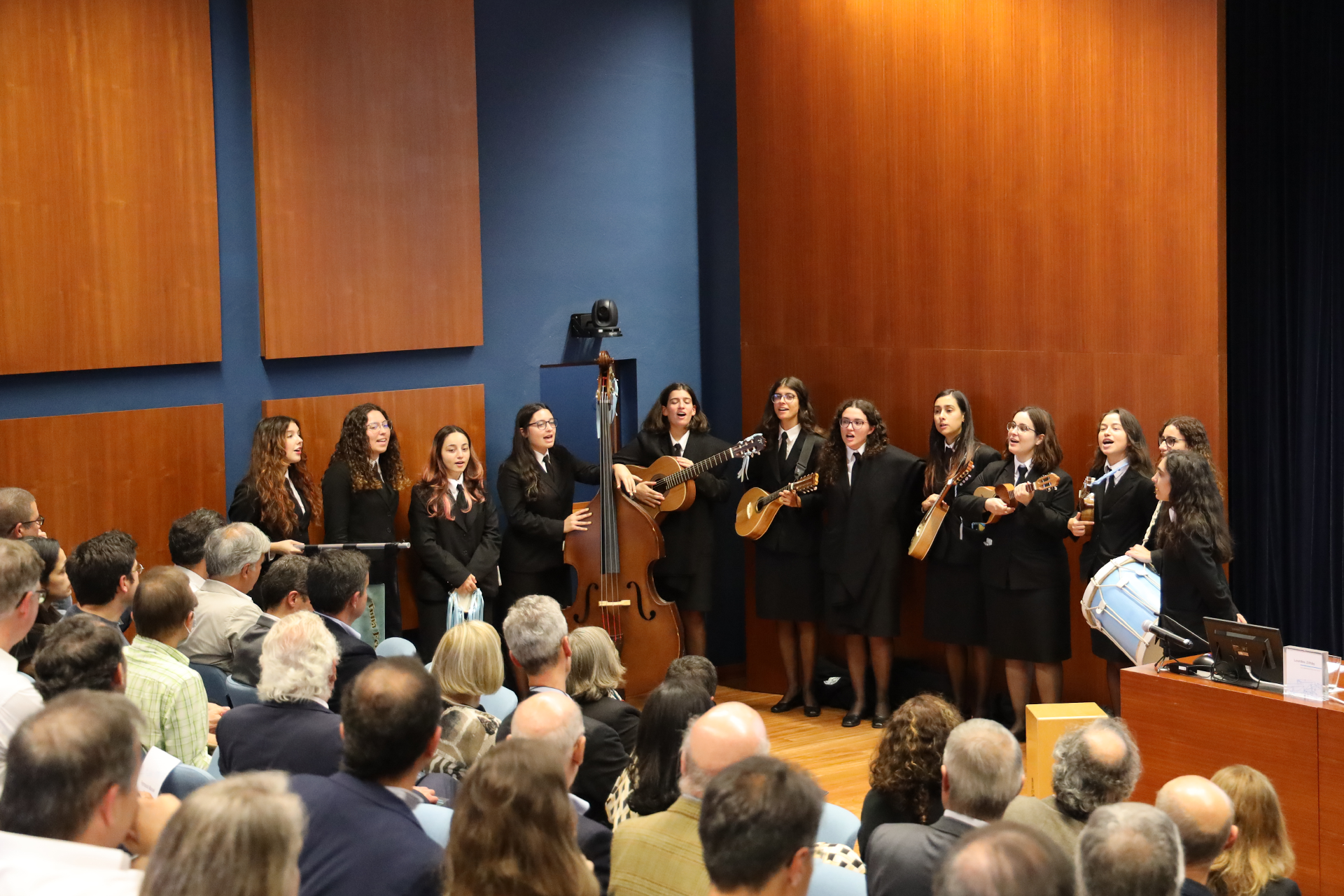 Musical performance by the Women's Tuna of the Faculty of Sciences of the University of Porto