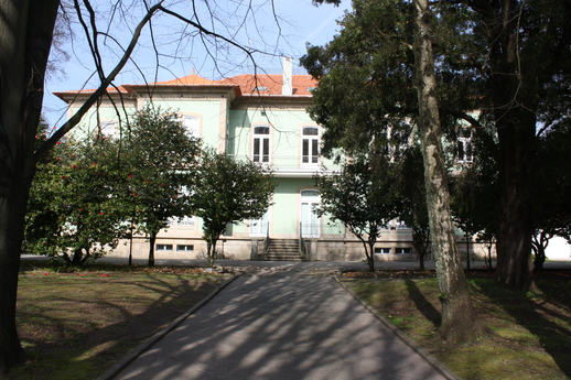 Façade of the Burmester House, including the path.