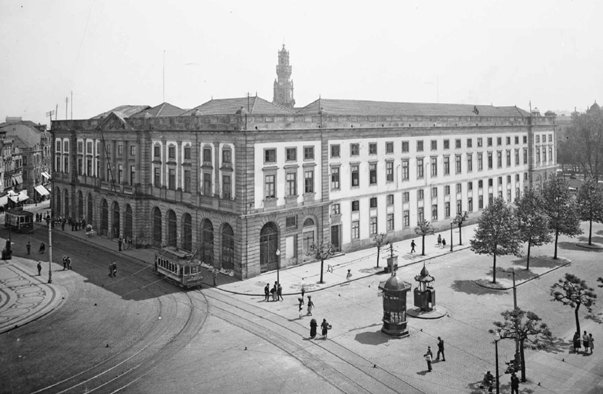 Fotografia do Edifício da Reitoria, em meados do século XX