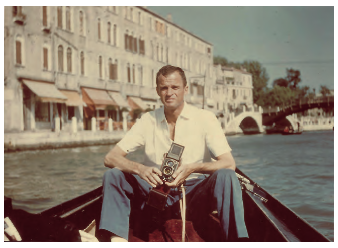 Kidder Smith in Venice holding his Rolleiflex, 1951